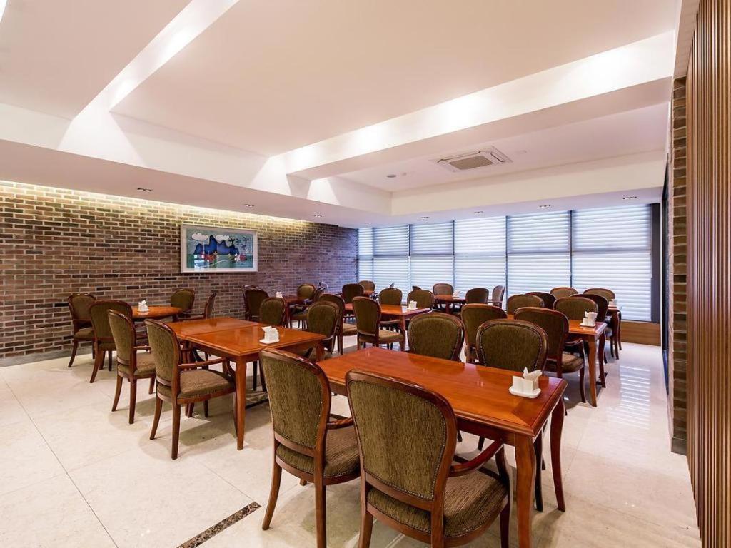 Korea Tourist Hotel Σουγόν Εξωτερικό φωτογραφία